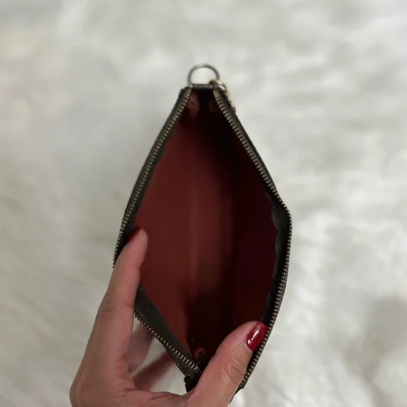 LV Damier Ebene Mini Chain Pochette - Picture 6 of 9